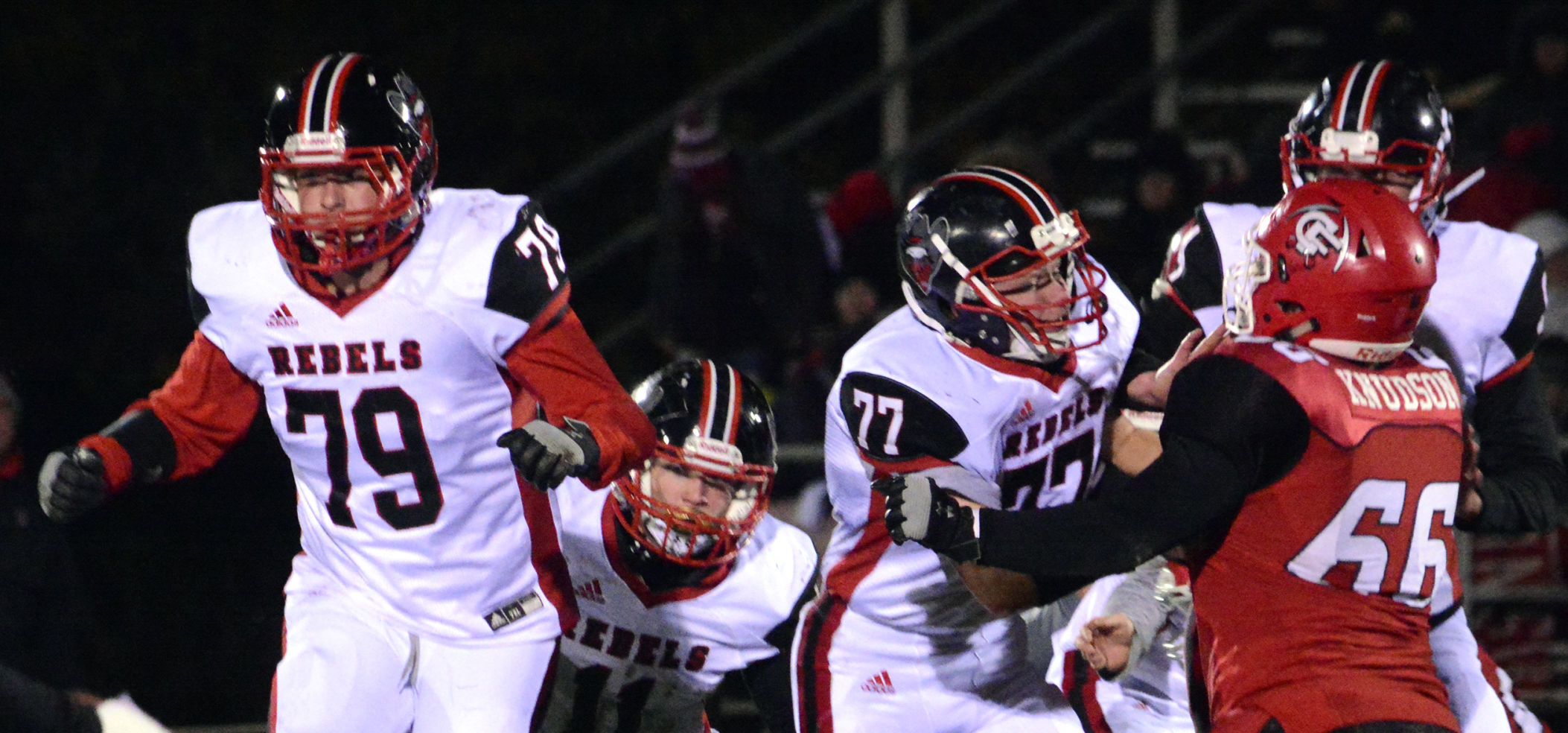 Nick Larson and linemen.jpg
